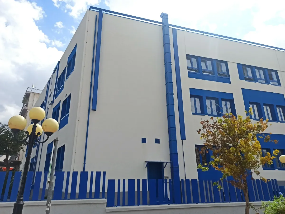 Φωτογραφία από εξωτερικό κτηρίου Δάφνης
