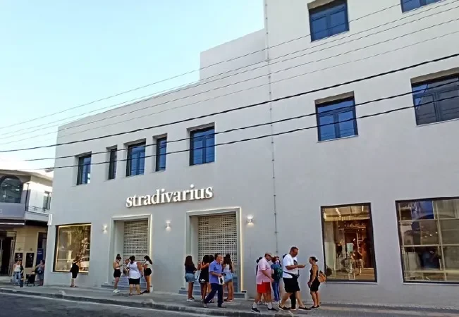 Φωτογραφία από νέο εξωτερικό καταστήματος Ρεθύμνου 