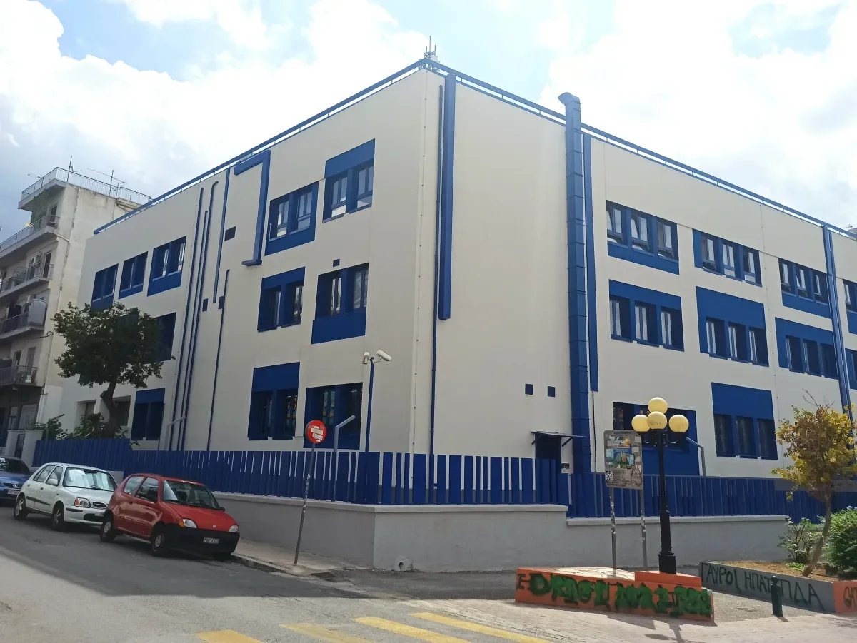Φωτογραφία από εξωτερικό κτηρίου Δάφνης